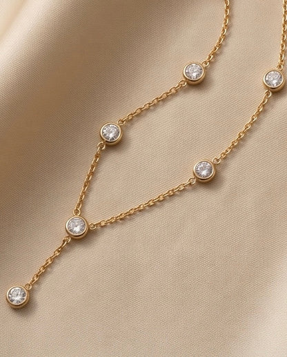 Collier Lora