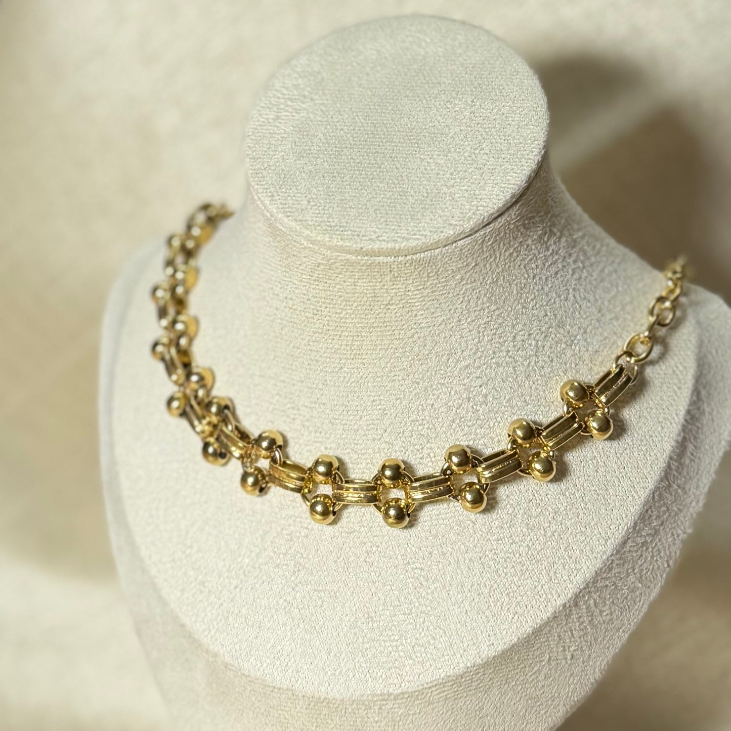 Collier Eme