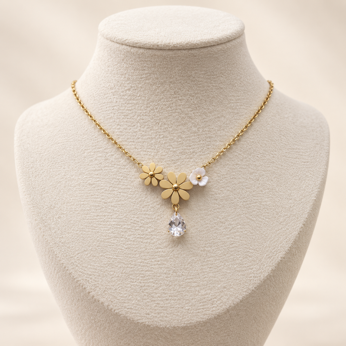 Collier Aveline